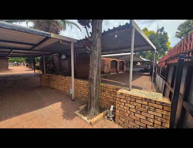 3 BEDROOM HOUSE FOR SALE IN BRACKENDOWNS